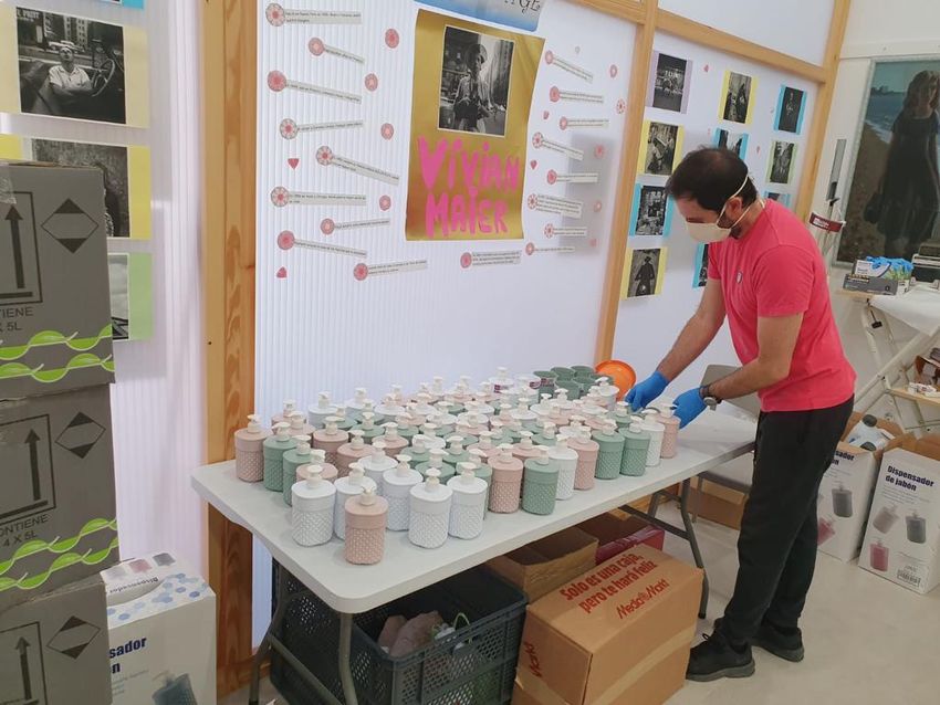 Riba-roja dota a 372 comercios del municipio de material preventivo para afrontar la desescalada