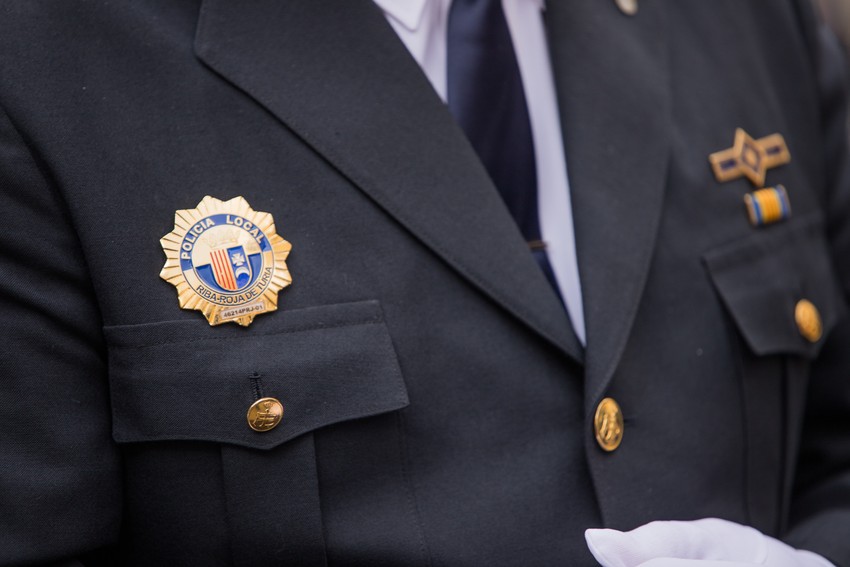 El ple de Riba-roja aprova la Creu al Mrit Policial a 14 agents pels seus 25 anys de servei a la ciutadania