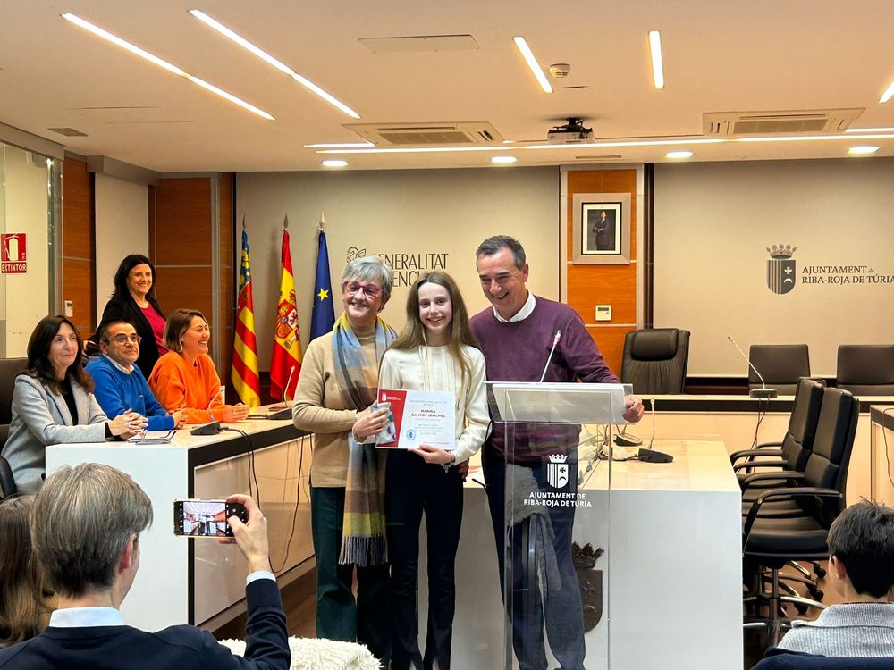 Riba-roja de Túria felicita 11 alumnes de primària, secundària i graus formatius pels seus expedients acadèmics del curs 2021-2022