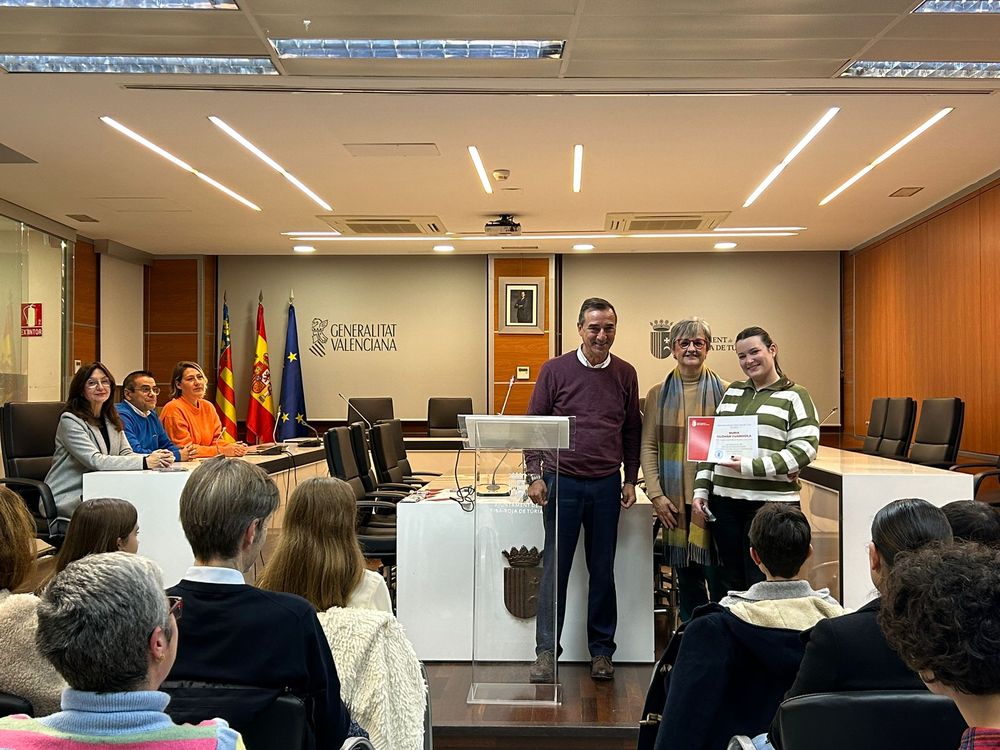 Riba-roja de Túria felicita 11 alumnes de primària, secundària i graus formatius pels seus expedients acadèmics del curs 2021-2022