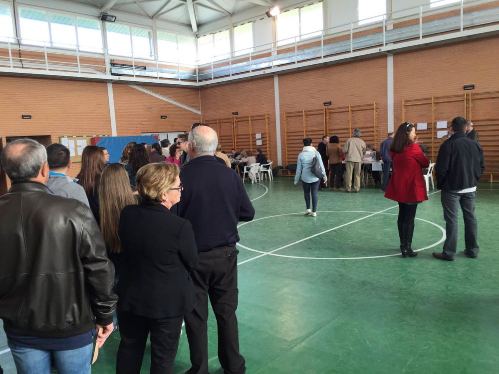 Riba-roja de Tria condiciona tres locals electorals per a evitar les altes temperatures previstes el proper diumenge
