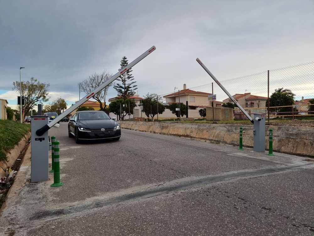 Riba-roja inicia les proves de la barrera autom�tica instal�lada a la urbanitzaci� La Reva que reduir� el tr�nsit i incrementar� la seguretat en la zona