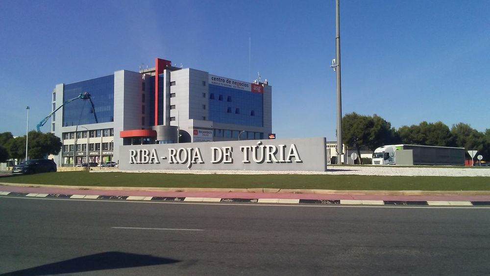 Riba-roja inicia les proves de la barrera autom�tica instal�lada a la urbanitzaci� La Reva que reduir� el tr�nsit i incrementar� la seguretat en la zona