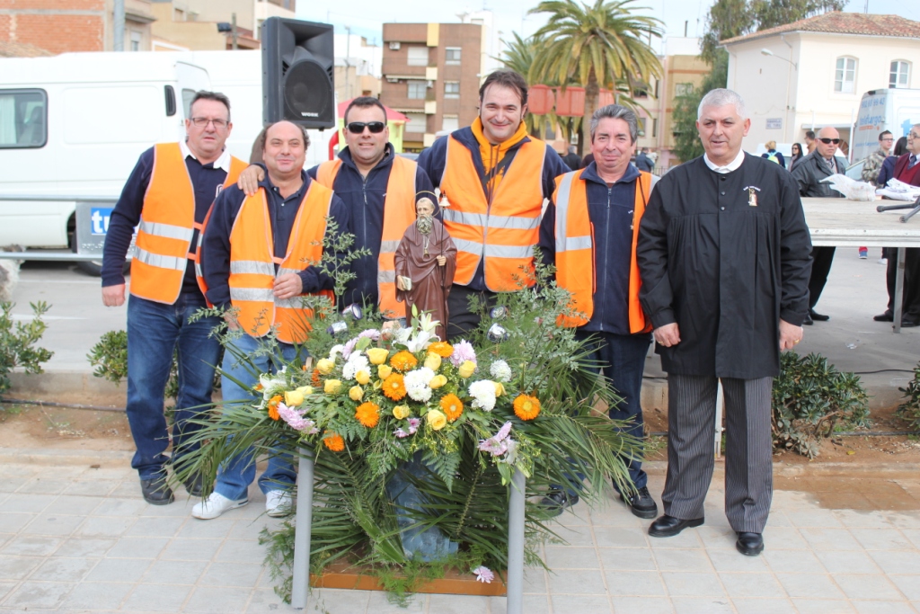 Las mascotas de Ribarroja reciben su bendicin en la festividad de San Antonio Abad