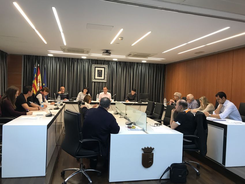 La comissi de treball d'accessibilitat i mobilitat sostenible en el municipi es reuneix per primera vegada per abordar el desenvolupament del Pla Municipal