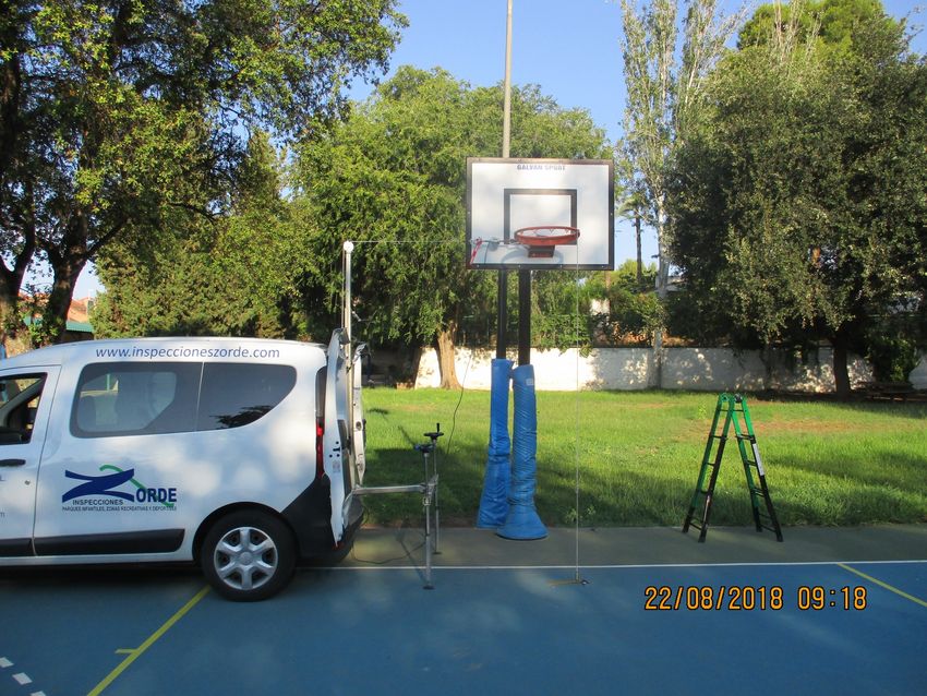 El Ayuntamiento realiza comprobaciones de seguridad a las instalaciones deportivas de los colegios de Riba-roja de Tria