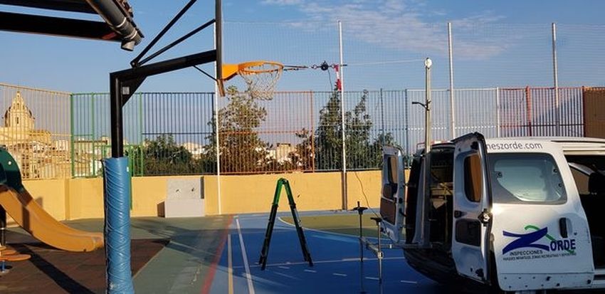 El Ayuntamiento realiza comprobaciones de seguridad a las instalaciones deportivas de los colegios de Riba-roja de Tria