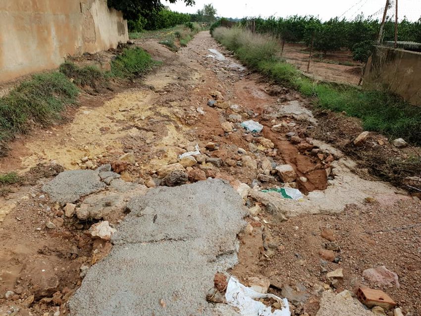 El Ayuntamiento inicia de forma urgente la reparacin de los caminos rurales afectados por las fuertes lluvias