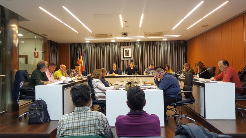 El Ayuntamiento constituye el Consell de Poble con la participacin de representantes polticos y entidades sociales del municipio