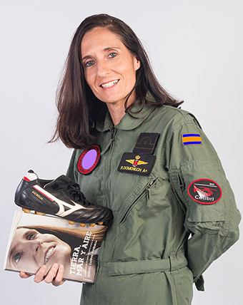 Riba-roja rep a la primera dona pilot de l'Armada Espanyola, Patricia Campos i el seu projecte Supera-t
