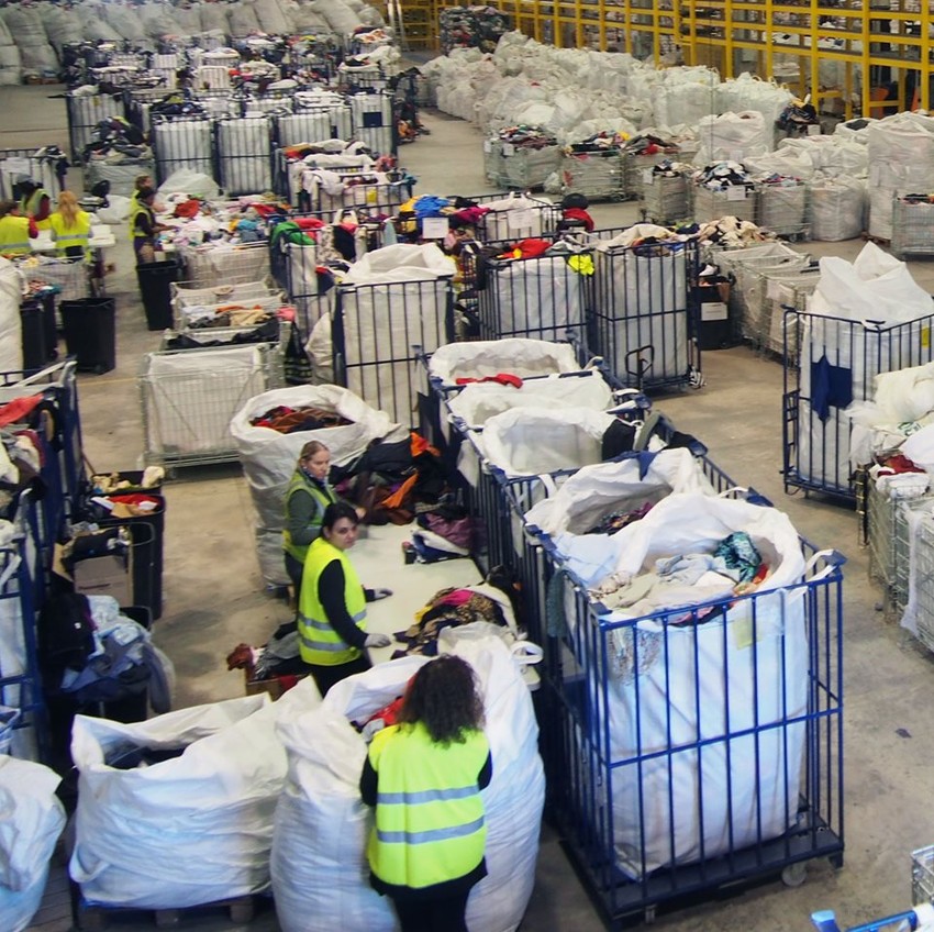 Riba-roja evita amb el reciclatge de roba l'emissi de 139 tones de CO2 en el primer semestre de 2019